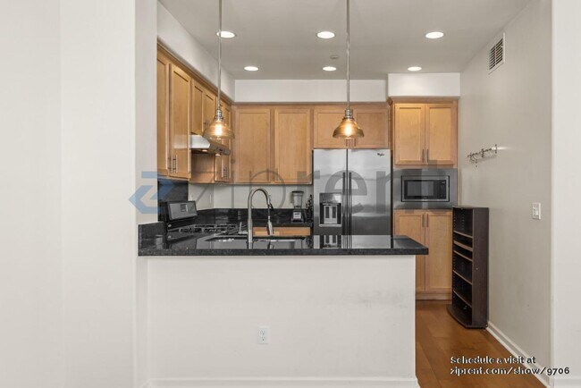 Building Photo - 1505 Coyote Creek Way