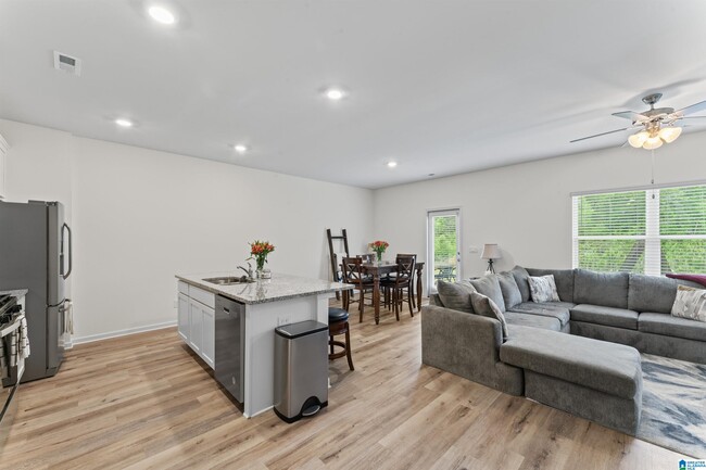 Building Photo - 991 Archers Trail N
