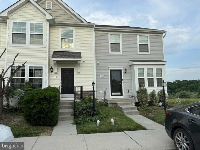 Building Photo - 1130 Stallion St