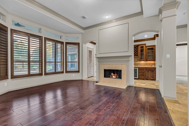 Building Photo - 19309 Whispering Grove E