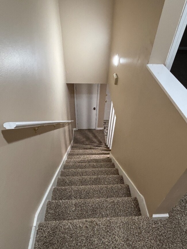 Building Photo - 4781 Townhouse Way