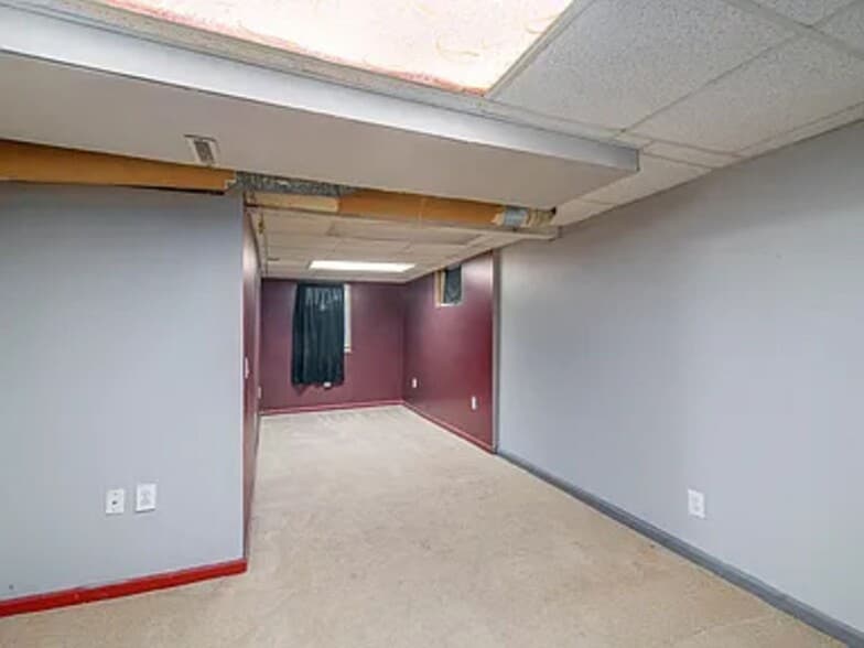 Building Photo - 441 Forest St