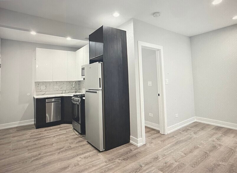 Building Photo - 1651 W Jonquil Ter