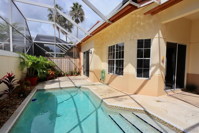 Building Photo - 77 Spyglass Way