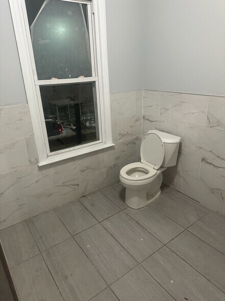 Building Photo - 47 Fabyan Pl