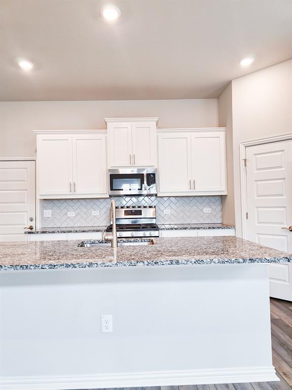 Building Photo - 12716 Bloomington Dr
