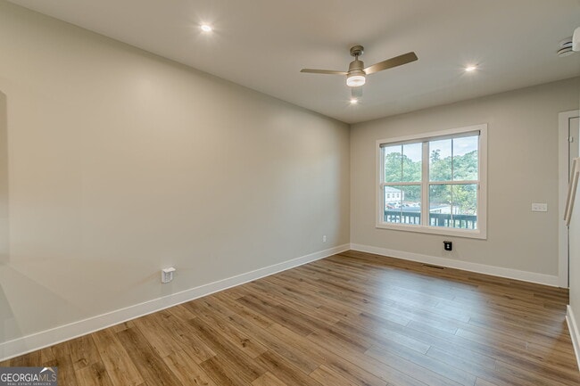 Building Photo - 1391 Cozy Ct. SE