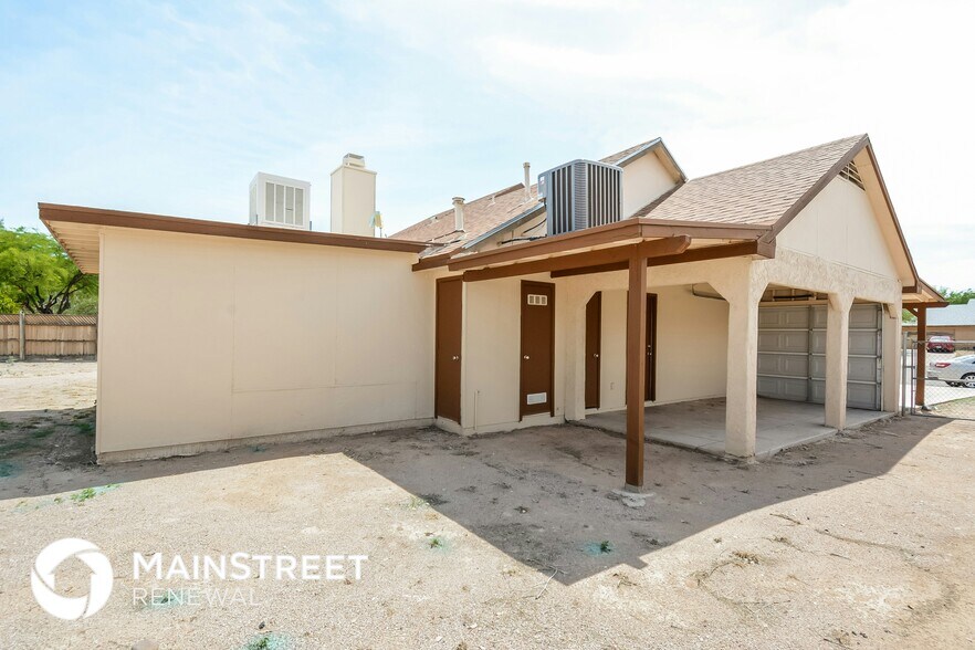 Building Photo - 3119 W Camino Azul