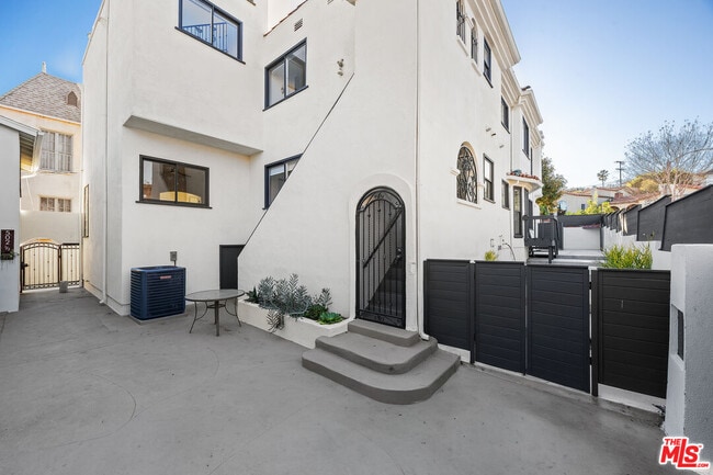 Building Photo - 502 Smithwood Dr