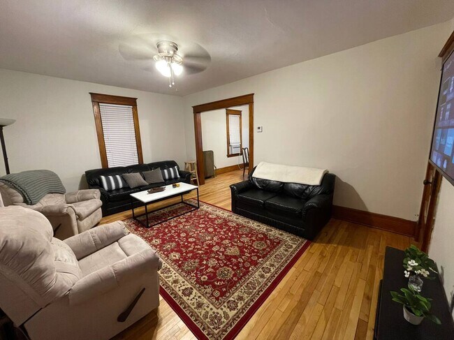 Building Photo - 1610 Selby Ave