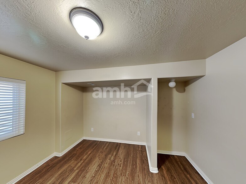 Building Photo - 169 E 2400 S