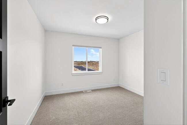 Building Photo - BRAND NEW TOWNHOME IN REXBURG WITH GARAGE