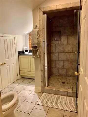 Building Photo - 523 Dumaine St