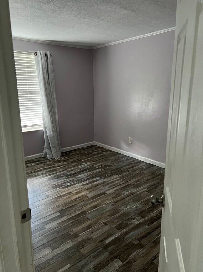 Building Photo - 305 Dolores Cir