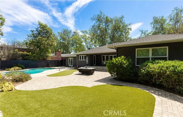 Building Photo - 933 W Riviera Dr