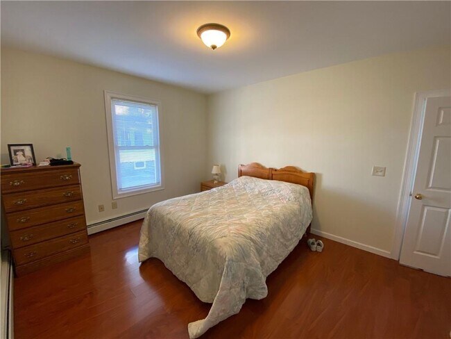 Building Photo - 28 Chester Ave