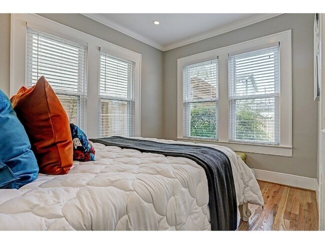 Building Photo - 127 Payne St