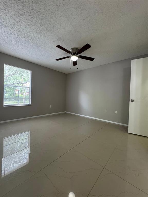 Building Photo - 623 Dory Ln