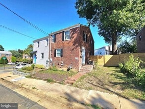 Building Photo - 3109 Mosby St