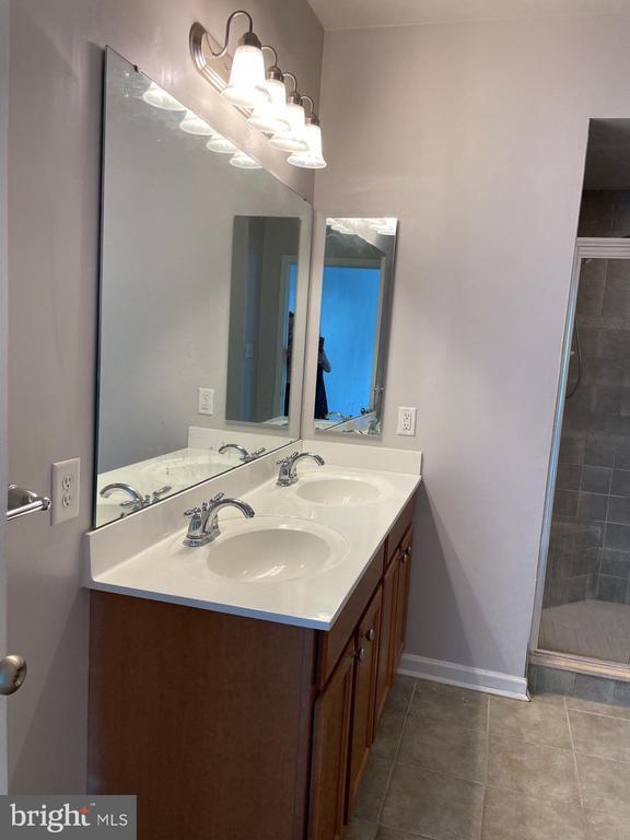 Building Photo - 7548 Stoney Run Dr