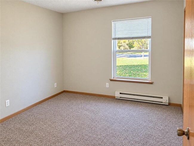 Building Photo - 1305 Bayberry Ave