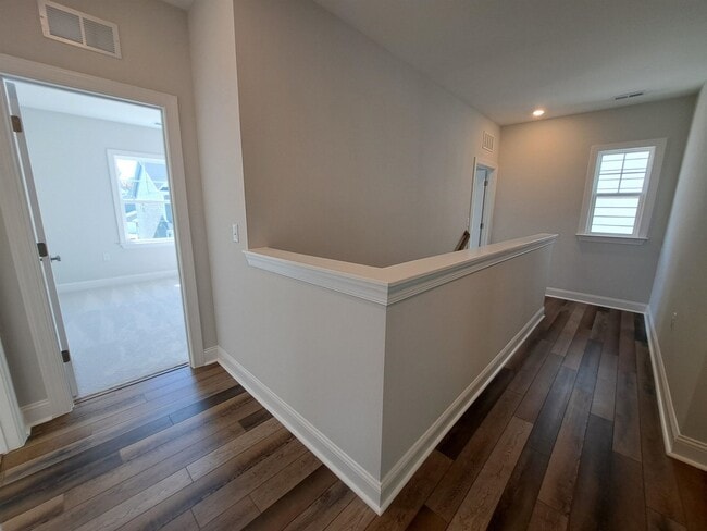 Building Photo - 324 Natsam Wds Wy