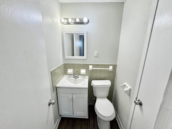 Building Photo - 4079 Forest View Dr