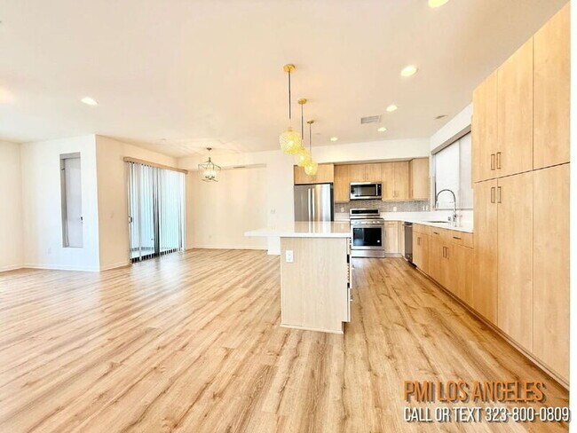 Building Photo - 10706 Octave Ln