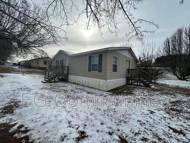 Building Photo - 141 Sunnybrook Ln