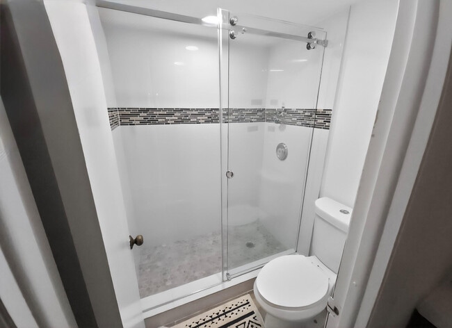 Building Photo - 8401 W Sample Rd