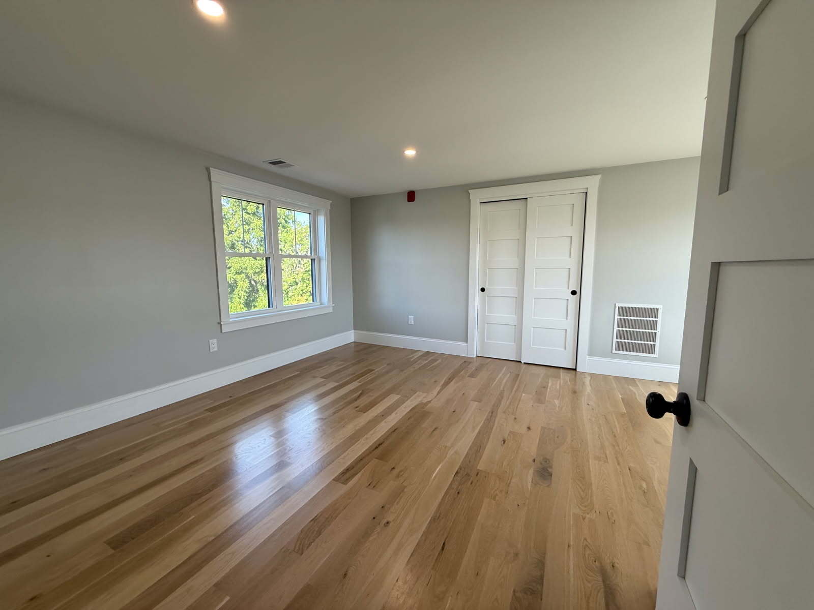 Building Photo - 93 Grant St