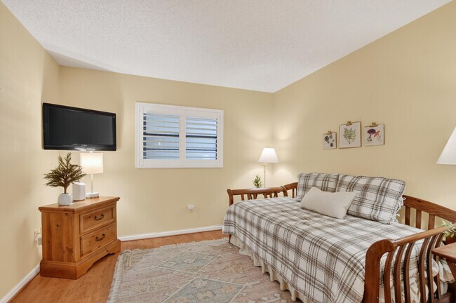 Building Photo - 23345 Carolwood Ln