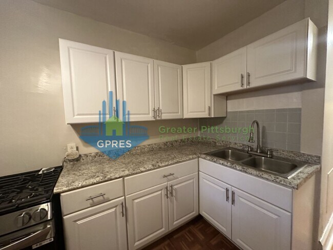 Building Photo - East Liberty 2-Bedroom duplex