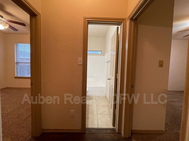 Building Photo - 532 Baverton Ln