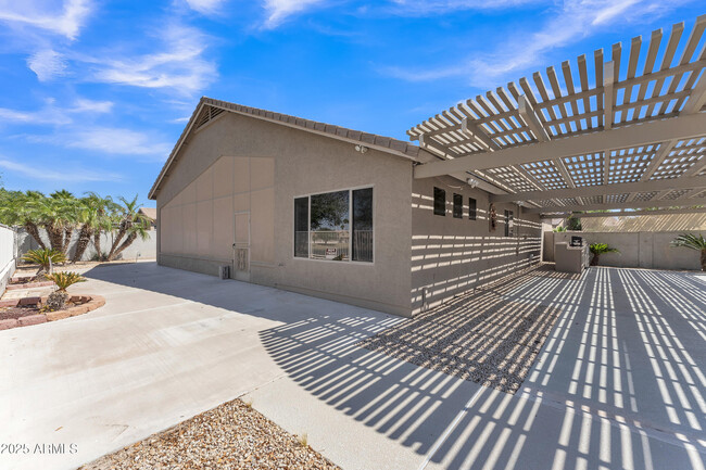 Building Photo - 18088 W San Alejandro Dr