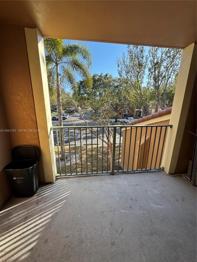 Building Photo - 4840 N State Rd 7