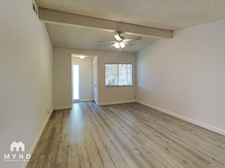 Building Photo - 7047 Greenback Ln