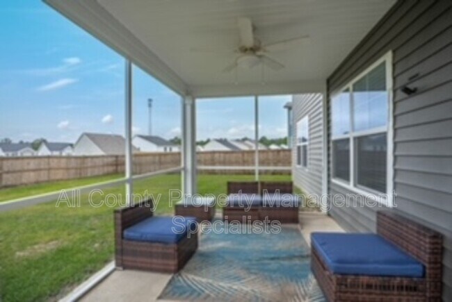 Building Photo - 673 Bellflower Ln