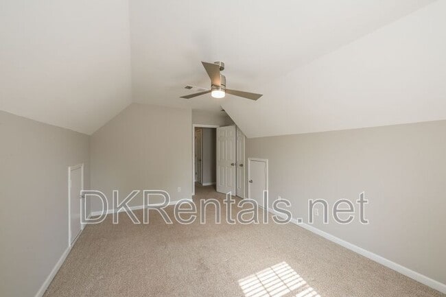 Building Photo - 1512 Fallen Leaf Dr SW