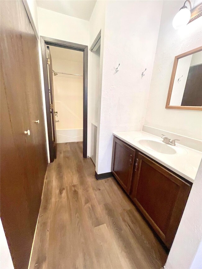 Building Photo - 147 Ashley Dr