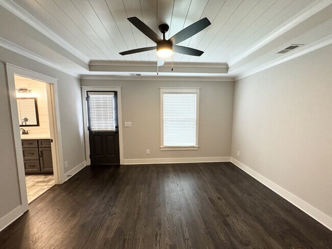 Building Photo - Walk to Downtown Ball Ground—Charming 1 Be...