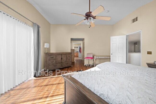 Building Photo - 38276 Pine Creek Pl