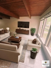Building Photo - NE Side 2 bed 1 bath Townhouse