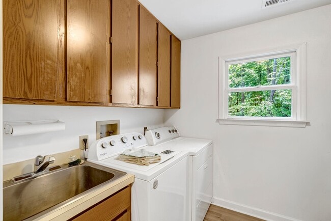 Building Photo - This WATERFRONT-FULLY FURNISHED-ALL INCLUSIVE HOME IS READY FOR YOU.