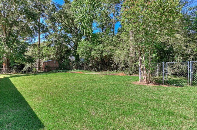 Building Photo - 2705 Bolling Rd