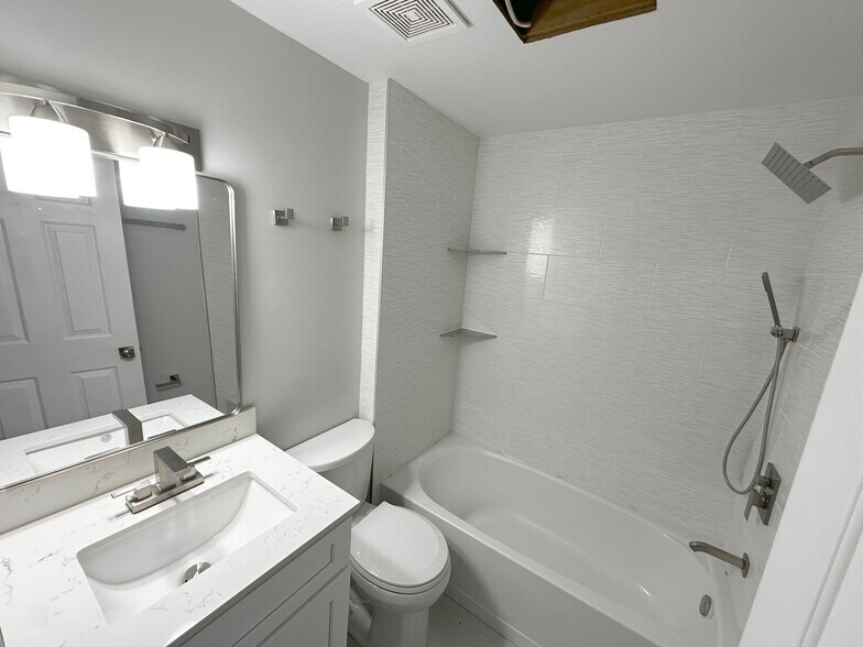 Building Photo - 234 Locust St