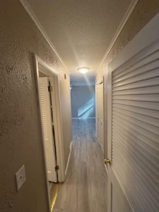 Building Photo - 3 Bedroom / 2 Bathroom House in Peoria, IL