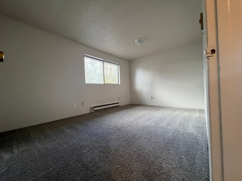 Building Photo - 220 Ellingson Dr
