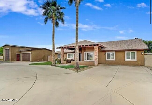 Building Photo - 8149 W Daley Ln