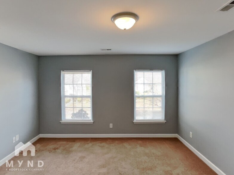 Building Photo - 14008 Mallard Lake Rd